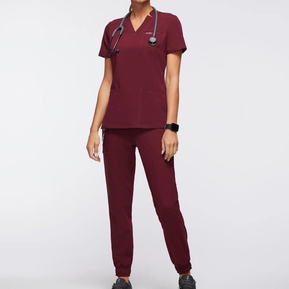 Excellent Condition Burgundy/Wine Scrubs Set - Picture 1 of 11